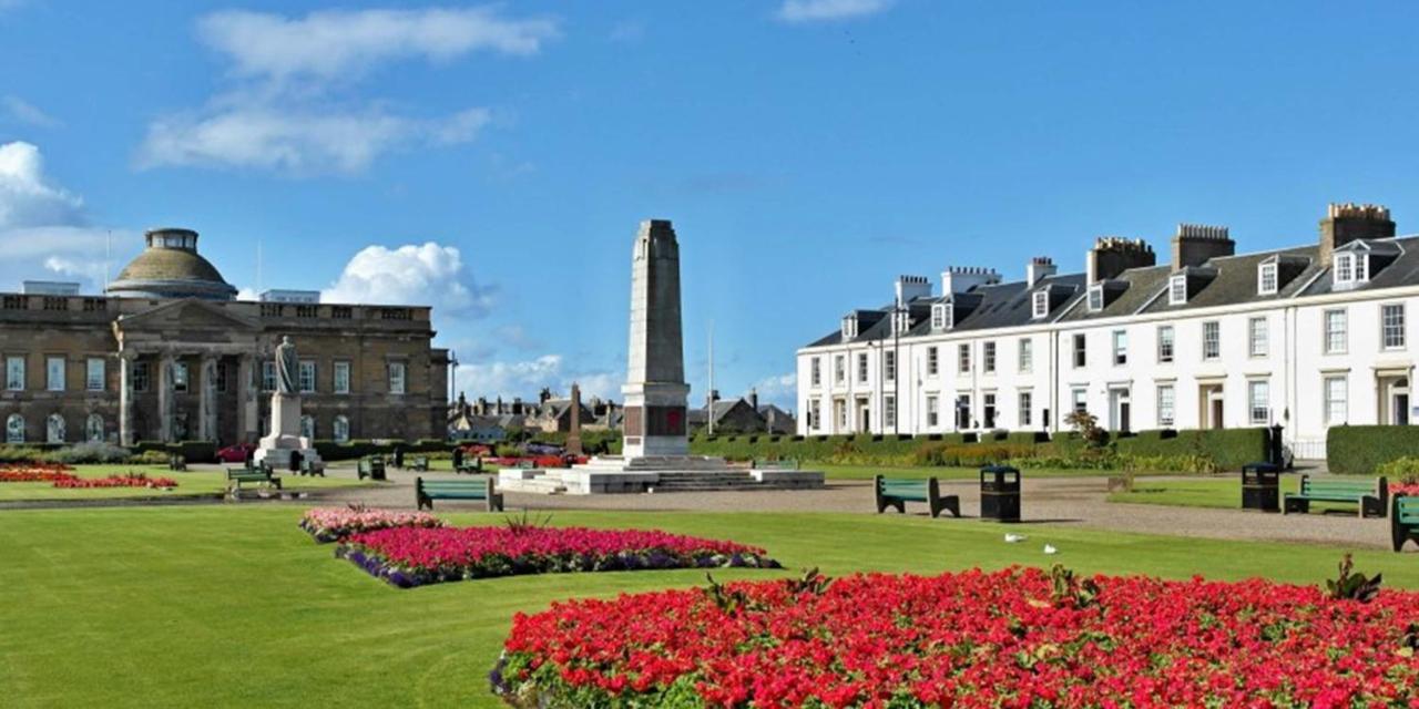 Beautiful 2 To 3 Bed Apartment With Stunning Views! Ayr Exterior foto